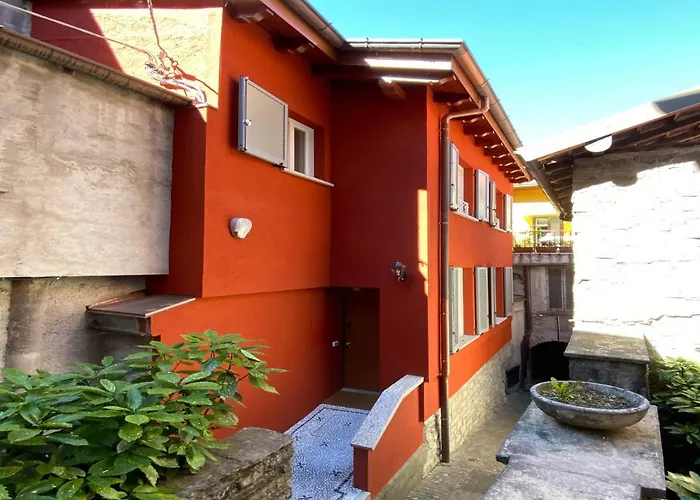 Casa Leonica * Torno