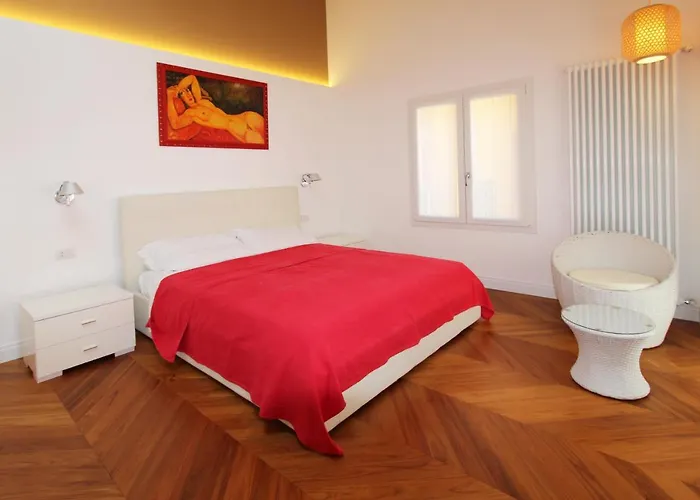 Casa Leonica * Torno